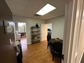 3000 Gulf To Bay Blvd, Clearwater, FL for lease Interior Photo- Image 1 of 4
