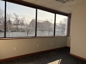 7135 S Highland Dr, Cottonwood Heights, UT à louer Photo intérieure- Image 1 de 6