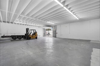 8145 NW 33rd St, Doral, FL à louer Photo intérieure- Image 1 de 11