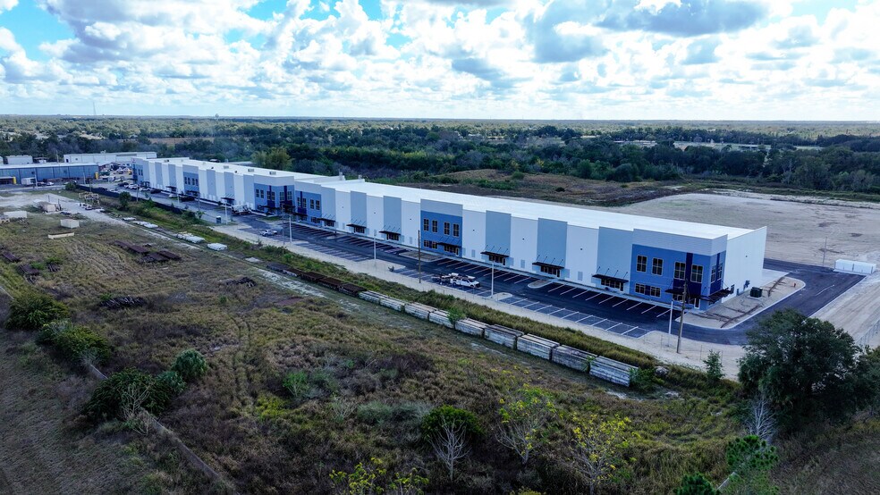1585 Centennial Blvd, Bartow, FL à louer - Photo du bâtiment - Image 3 de 21