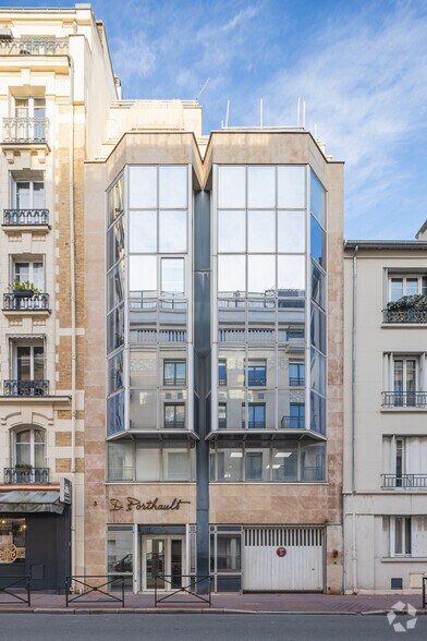 6 Rue Collange, Levallois-Perret for lease - Primary Photo - Image 1 of 2