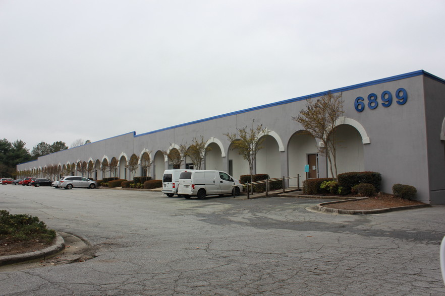 6899 Peachtree Industrial Blvd, Peachtree Corners, GA à louer - Photo principale - Image 1 de 13