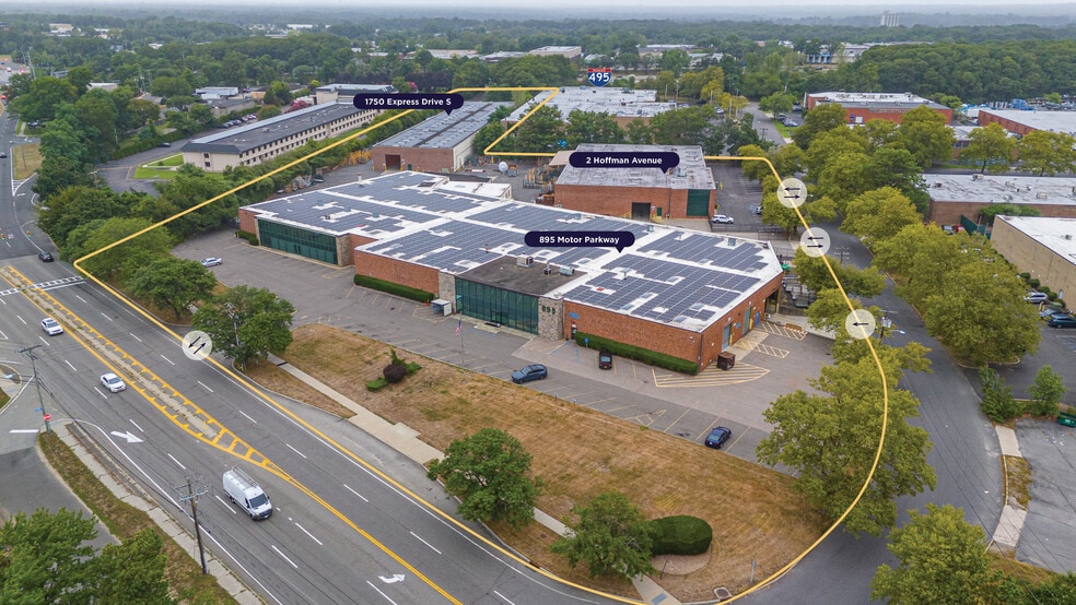 Hauppauge Industrial Portfolio portfolio of 3 properties for sale on LoopNet.ca - Primary Photo - Image 1 of 7