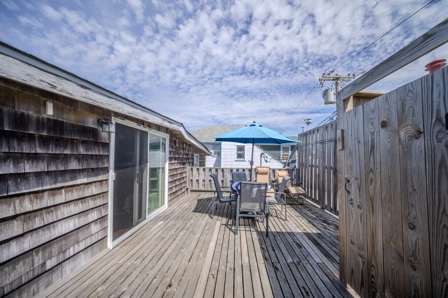 21 Broadway ave, Fair Harbor, NY à vendre - Photo du bâtiment - Image 3 de 25