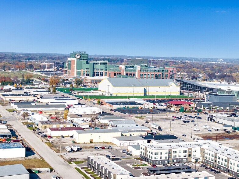 729 Mike McCarthy Way, Green Bay, WI à vendre - Photo du bâtiment - Image 3 de 3