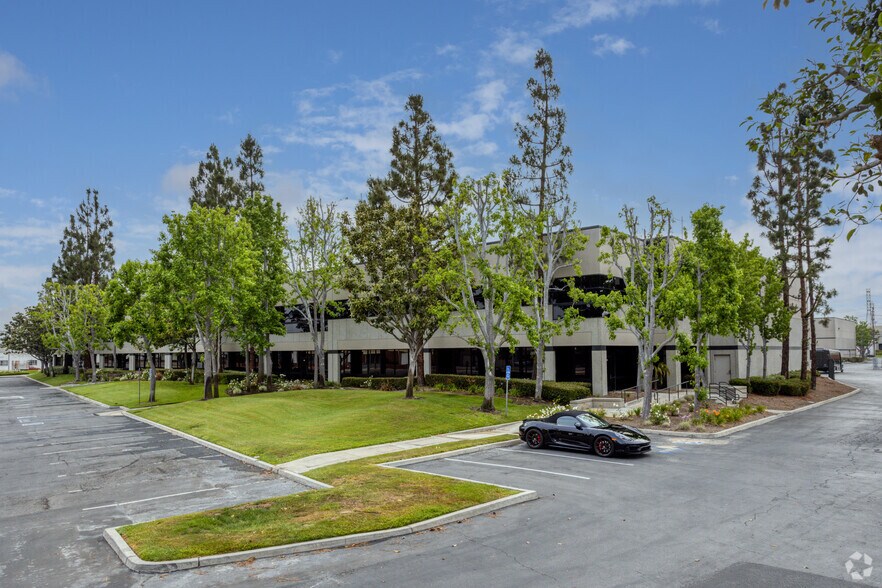 150-152 W Walnut St, Gardena, CA à louer - Photo du bâtiment - Image 2 de 6