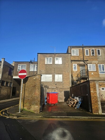 42 Duke St, Doncaster for sale - Building Photo - Image 2 of 11