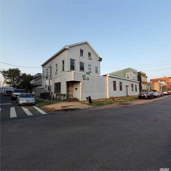 110-01 15 Ave, College Point, NY for sale - Building Photo - Image 2 of 10
