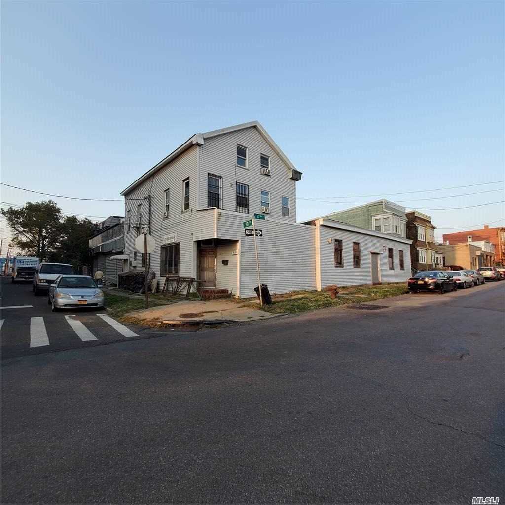 110-01 15 Ave, College Point, NY à vendre Photo du bâtiment- Image 1 de 11