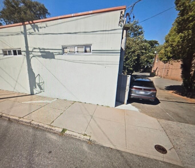 163 Broadway, Amityville, NY for sale - Building Photo - Image 3 of 3