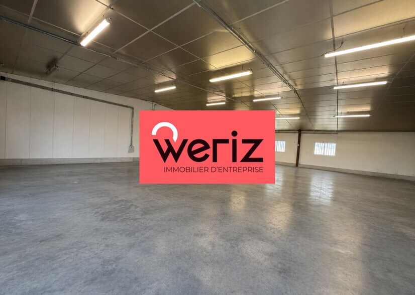 Flex in Marseille for lease - Interior Photo - Image 2 of 6