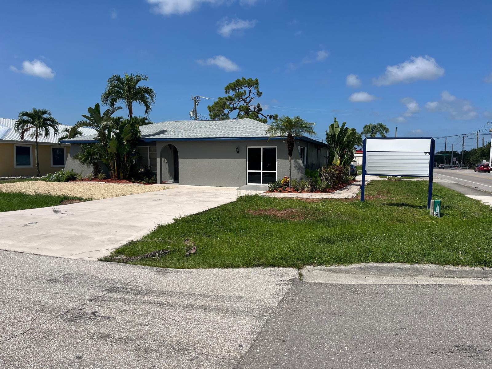 7328 Sanibel Blvd, Fort Myers, FL for lease Building Photo- Image 1 of 12