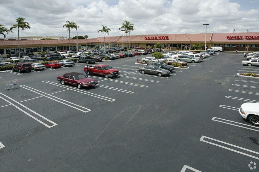 5360 W 16th Ave, Hialeah, FL à louer - Photo principale - Image 1 de 6