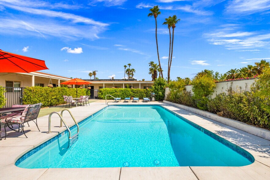 509 S Highland Dr, Palm Springs, CA à vendre - Photo du bâtiment - Image 2 de 70
