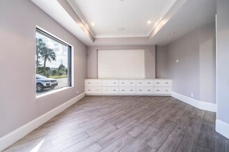 24551 Production Cir, Bonita Springs, FL for lease Interior Photo- Image 2 of 28