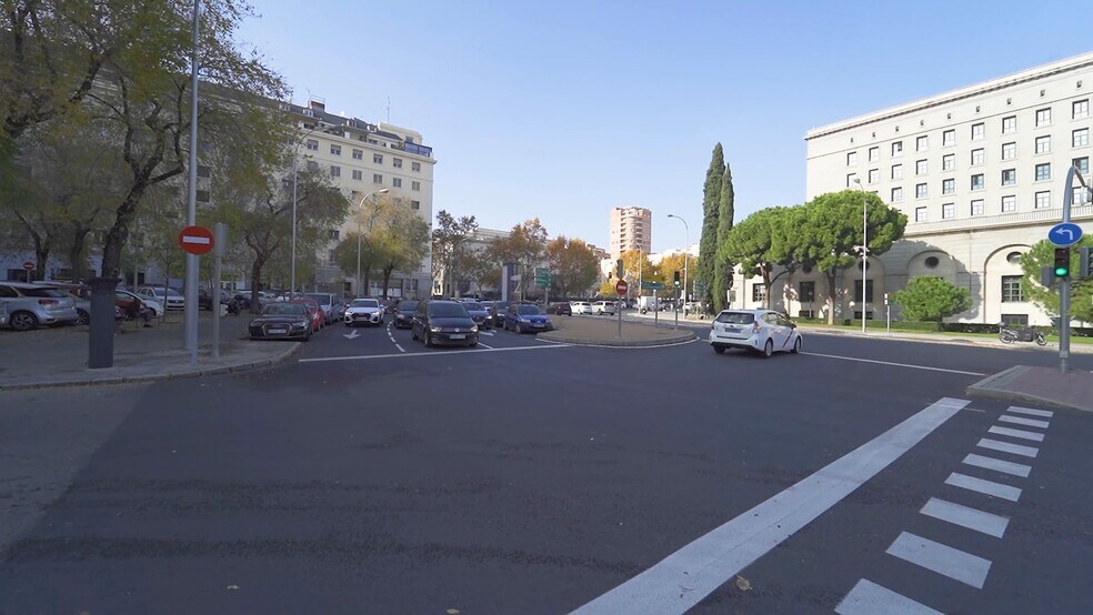 Immeuble residentiel dans Madrid, Madrid à vendre - Vidéo sur l’inscription commerciale - Image 2 de 2