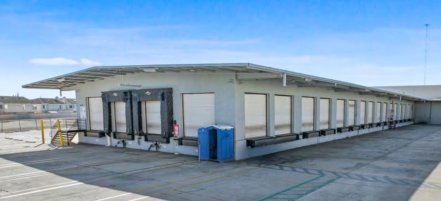 5650 Dolly Ave, Buena Park, CA à louer - Photo du bâtiment - Image 3 de 5