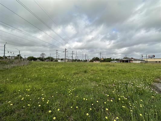 Strickland Dr, Orange, TX for sale - Primary Photo - Image 1 of 11