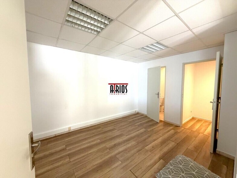 Retail in Carqueiranne for sale - Interior Photo - Image 3 of 5