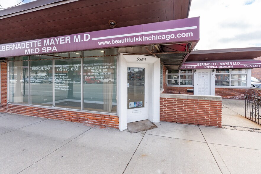 5355-5365 W Devon Ave, Chicago, IL à louer - Photo du bâtiment - Image 2 de 21
