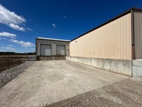 111 Walnut Ln, Colona, IL à louer Photo du bâtiment- Image 2 de 11