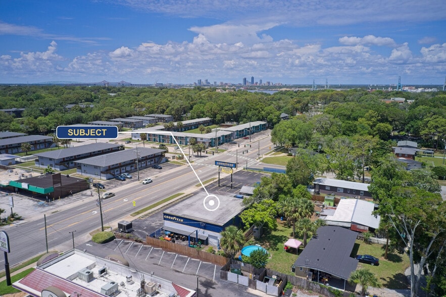 5807 Merrill Rd, Jacksonville, FL for sale - Building Photo - Image 3 of 6