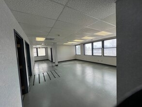 8300 Dow Cir, Strongsville, OH for lease Building Photo- Image 1 of 4