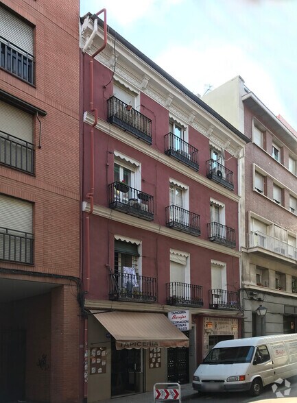 Calle de Ciudad Real, 8, Madrid, Madrid à vendre - Photo du bâtiment - Image 2 de 2