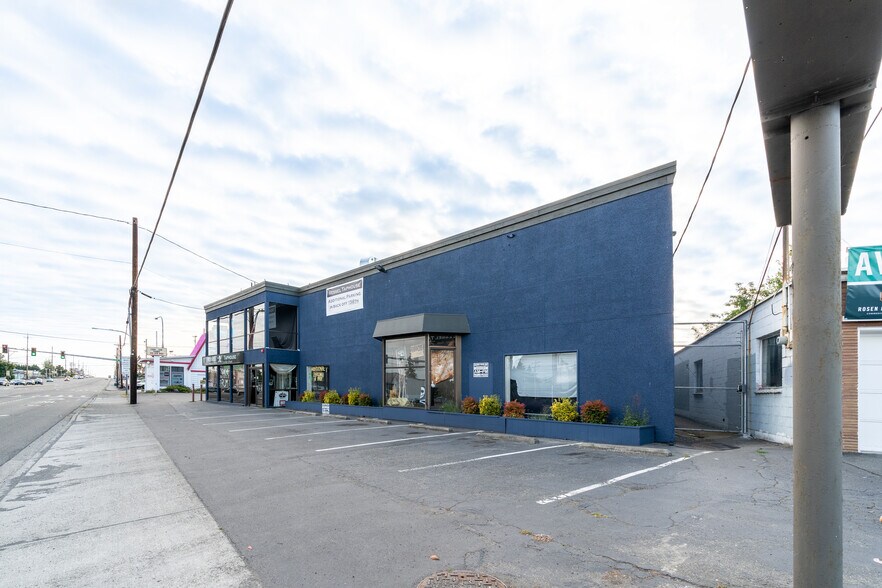 15615 Highway 99, Lynnwood, WA à louer - Photo du bâtiment - Image 2 de 6