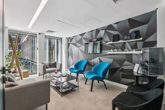 28-34 Rue De Monceau, Paris for lease Interior Photo- Image 1 of 9