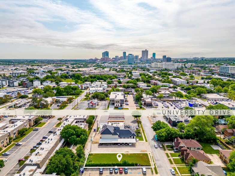 3120 W 4th St, Fort Worth, TX à vendre - Photo du bâtiment - Image 1 de 5