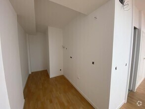 Retail in Madrid, Madrid for lease Interior Photo- Image 2 of 3