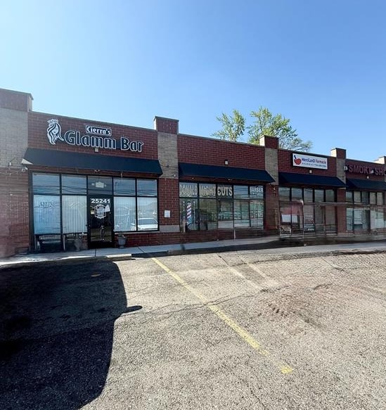 25241-25251 Eureka Rd, Taylor, MI for lease - Building Photo - Image 2 of 21