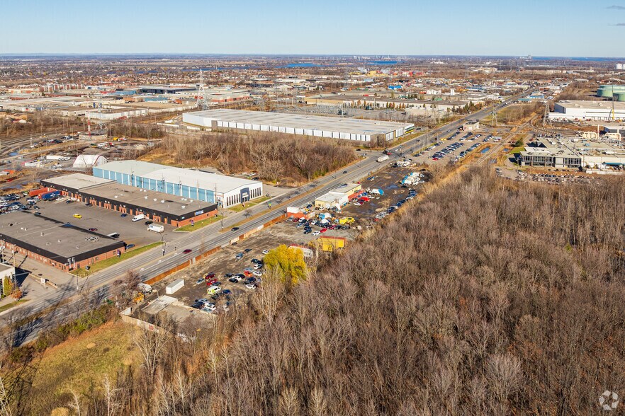 9050 Boul Henri-Bourassa E, Montréal, QC à vendre - Aérien - Image 3 de 3
