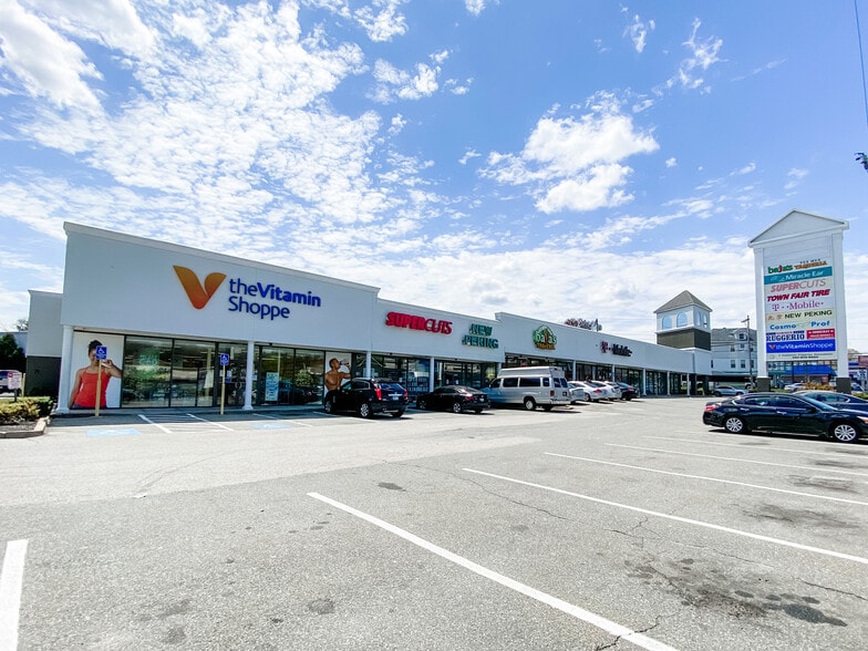 1650-1670 Mineral Spring Ave, North Providence, RI for lease - Primary Photo - Image 2 of 4