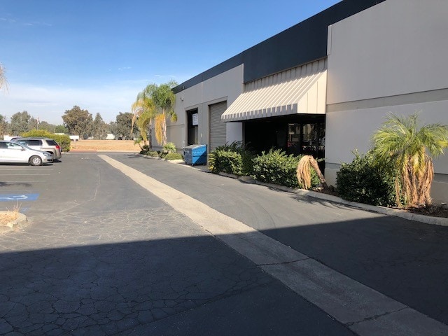 28373 Felix Valdez Ave, Temecula, CA à louer - Photo du bâtiment - Image 1 de 4