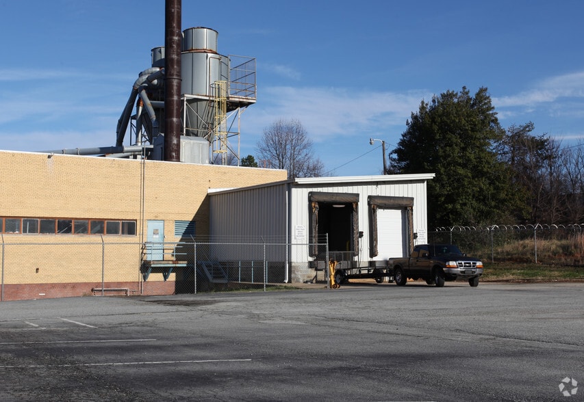 2600 E Market St, Greensboro, NC for sale - Building Photo - Image 2 of 2