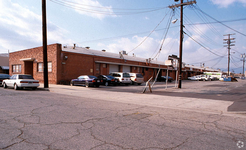 12021-12031 Vose St, North Hollywood, CA for lease - Building Photo - Image 2 of 4