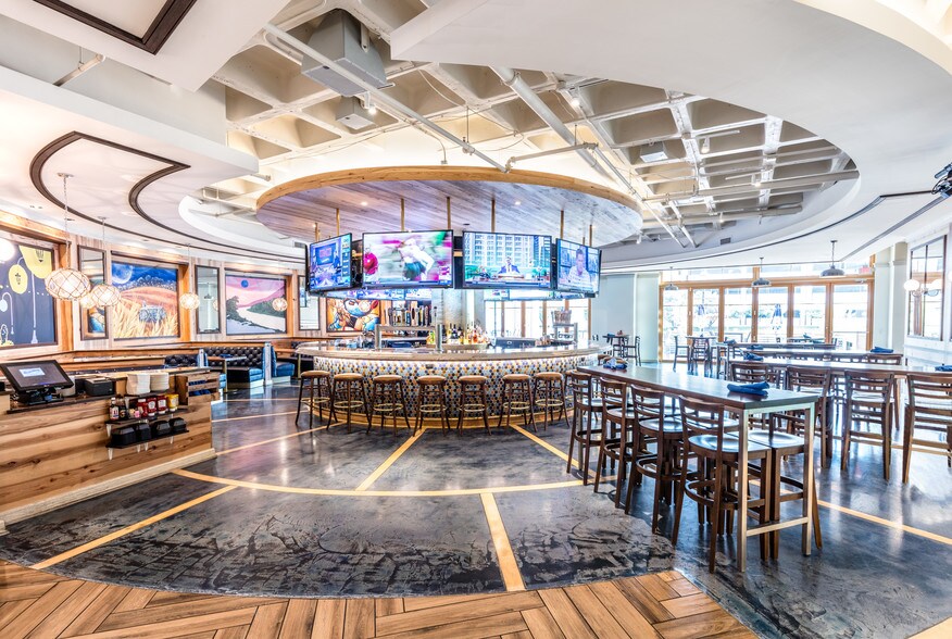 333 Waterside Dr, Norfolk, VA à louer - Photo intérieure - Image 3 de 24