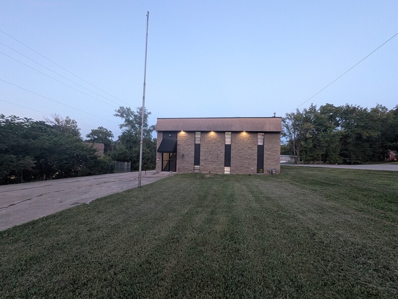 13137 Wornall Rd, Kansas City, MO for sale - Building Photo - Image 2 of 20