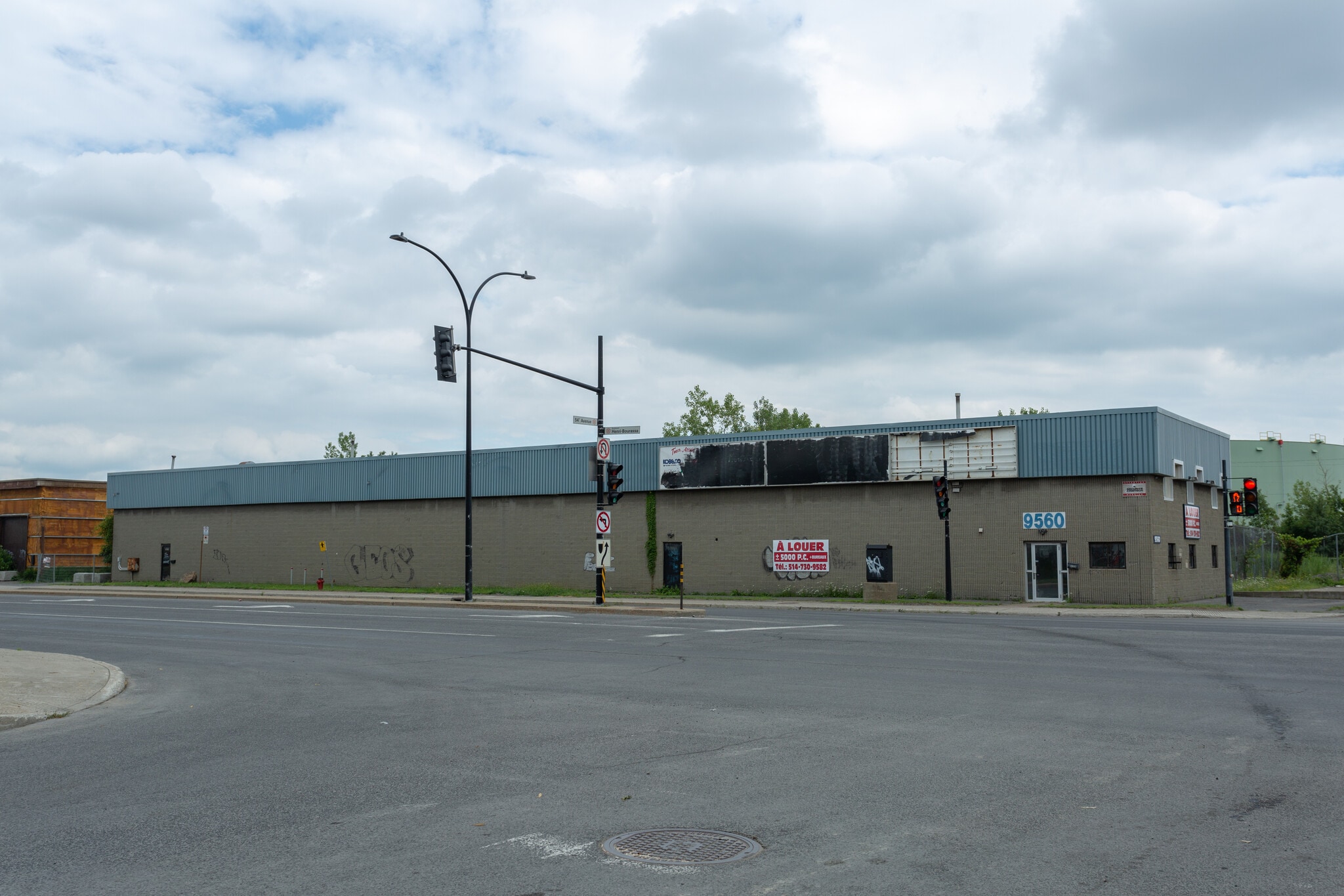 9560 Boul Henri-Bourassa E, Montréal-Est, QC for sale Primary Photo- Image 1 of 1