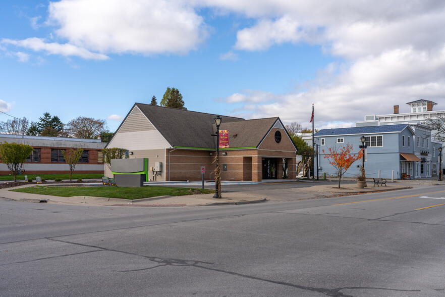 5536 Main St, Lexington, MI à vendre - Photo principale - Image 1 de 1