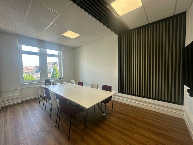 Office in Strasbourg for lease - Interior Photo - Image 2 of 6