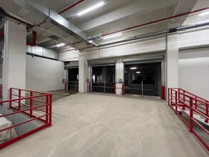 Industriel dans Paris à louer Photo du bâtiment- Image 1 de 1