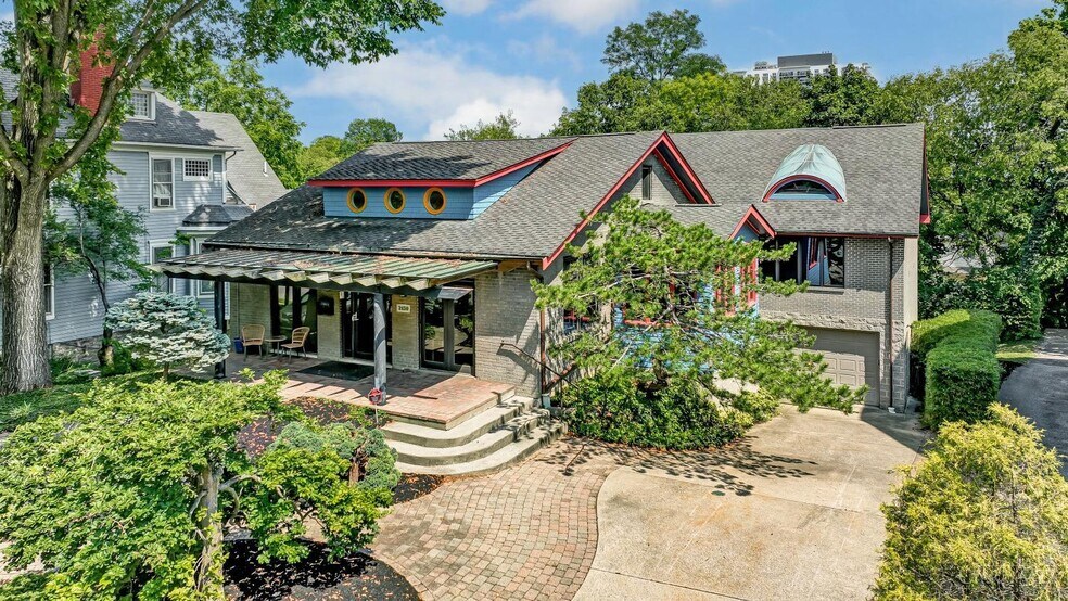 2150 Alpine Pl, Cincinnati, OH à vendre - Photo du bâtiment - Image 2 de 30