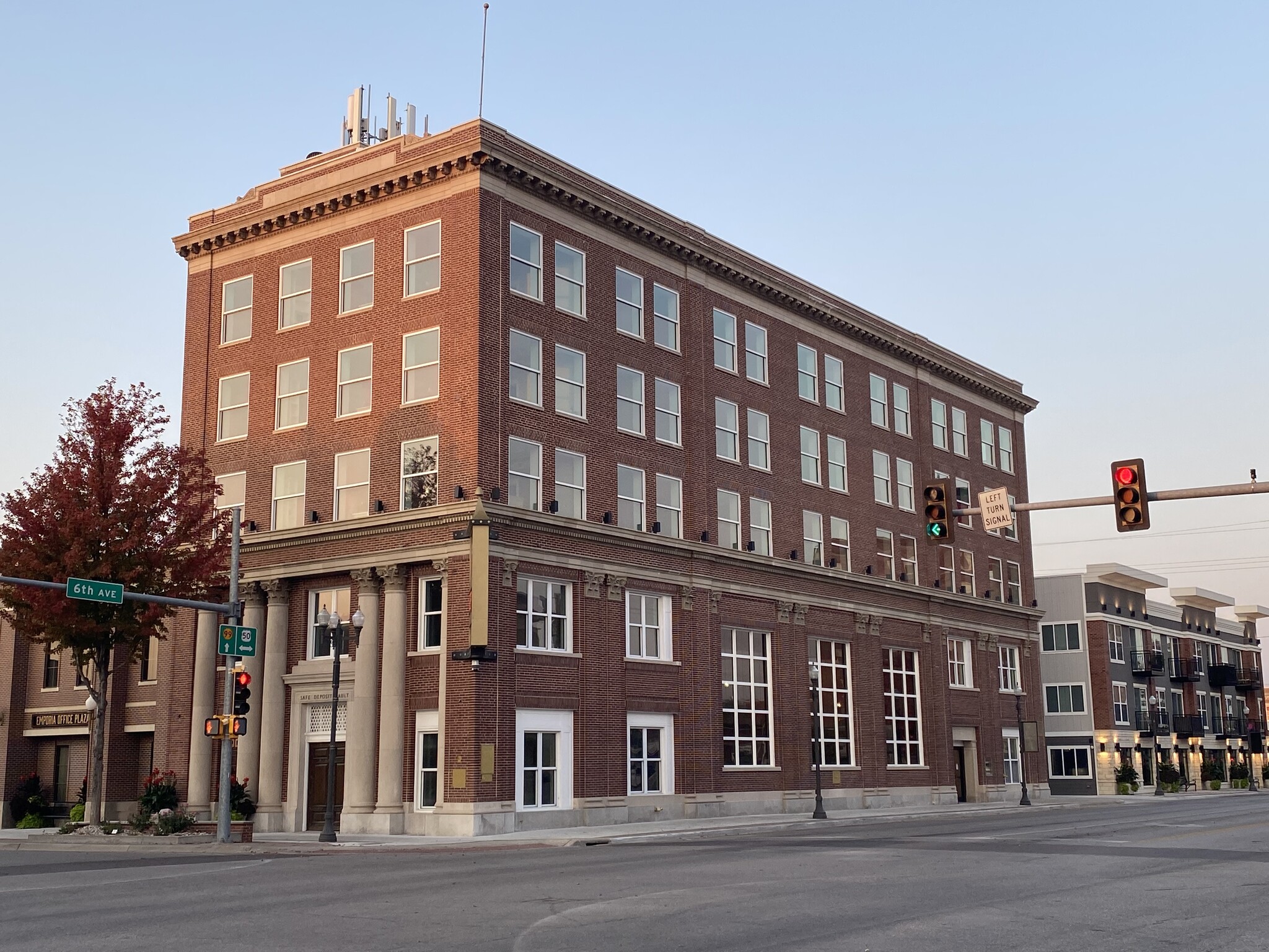 527-529 Commercial St, Emporia, KS for sale Building Photo- Image 1 of 1