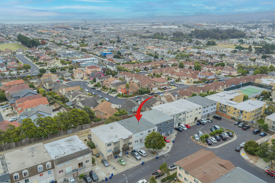 324 Susie Way, South San Francisco, CA à vendre - Photo du bâtiment - Image 2 de 3