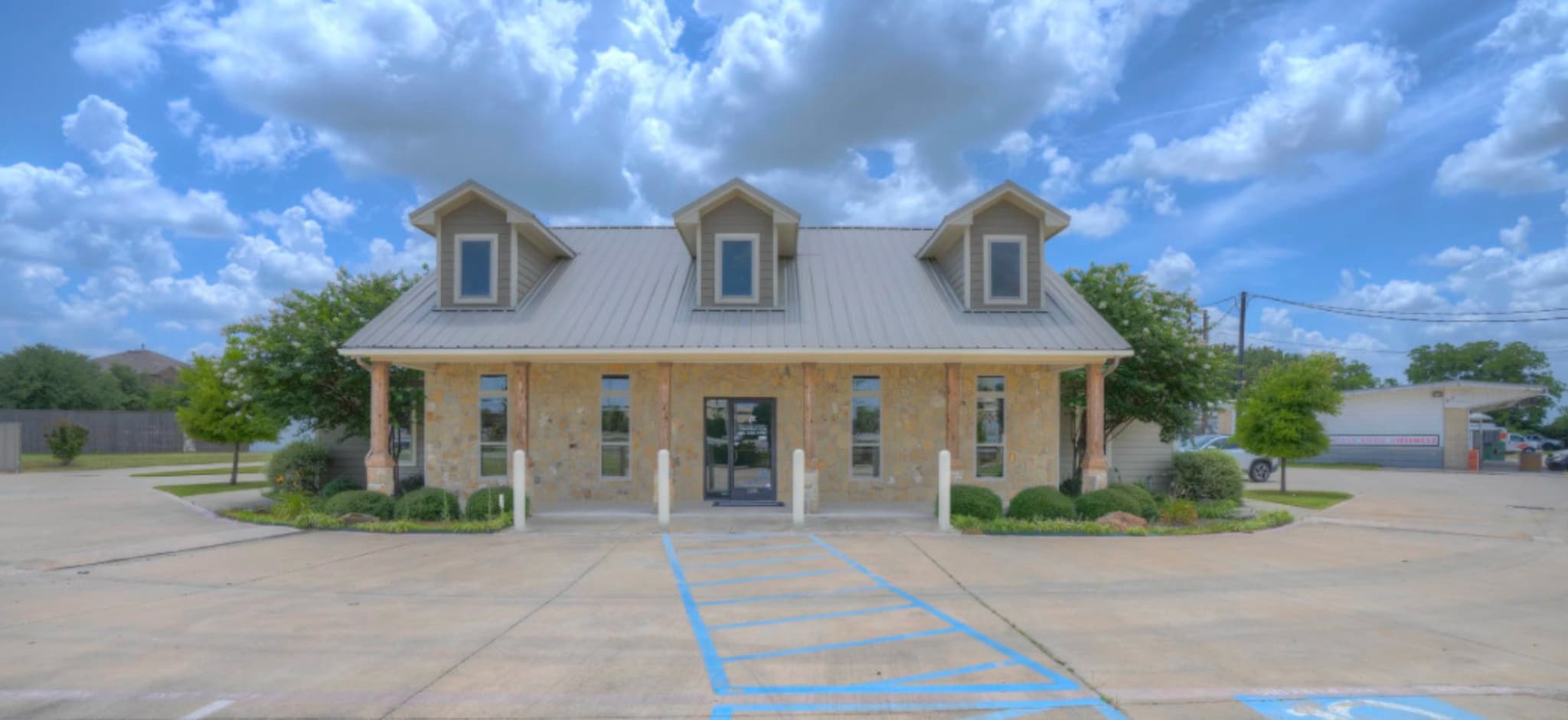 3209 Fort Worth Dr, Denton, TX for lease Building Photo- Image 1 of 3