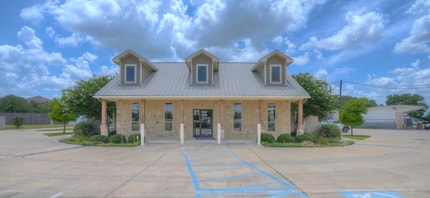 3209 Fort Worth Dr, Denton, TX for lease Building Photo- Image 1 of 3
