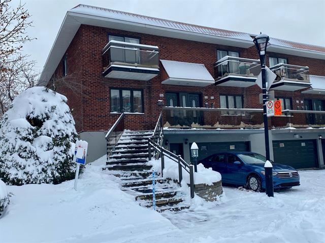 9400-9406 Av Olivier-Maurault, Montréal, QC for sale - Primary Photo - Image 1 of 1